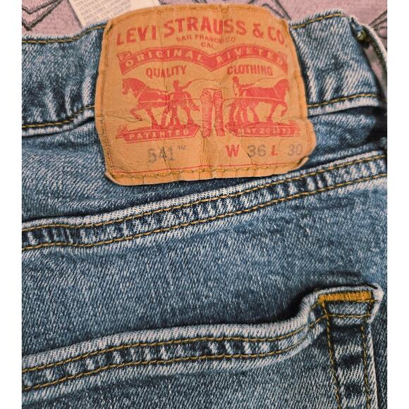 Levi's Men's 541 Athletic Fit Jeans Size: 36 x 30 - Picture 5 of 7